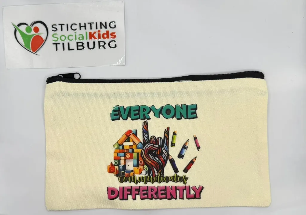 Etui "Everyone Differently"